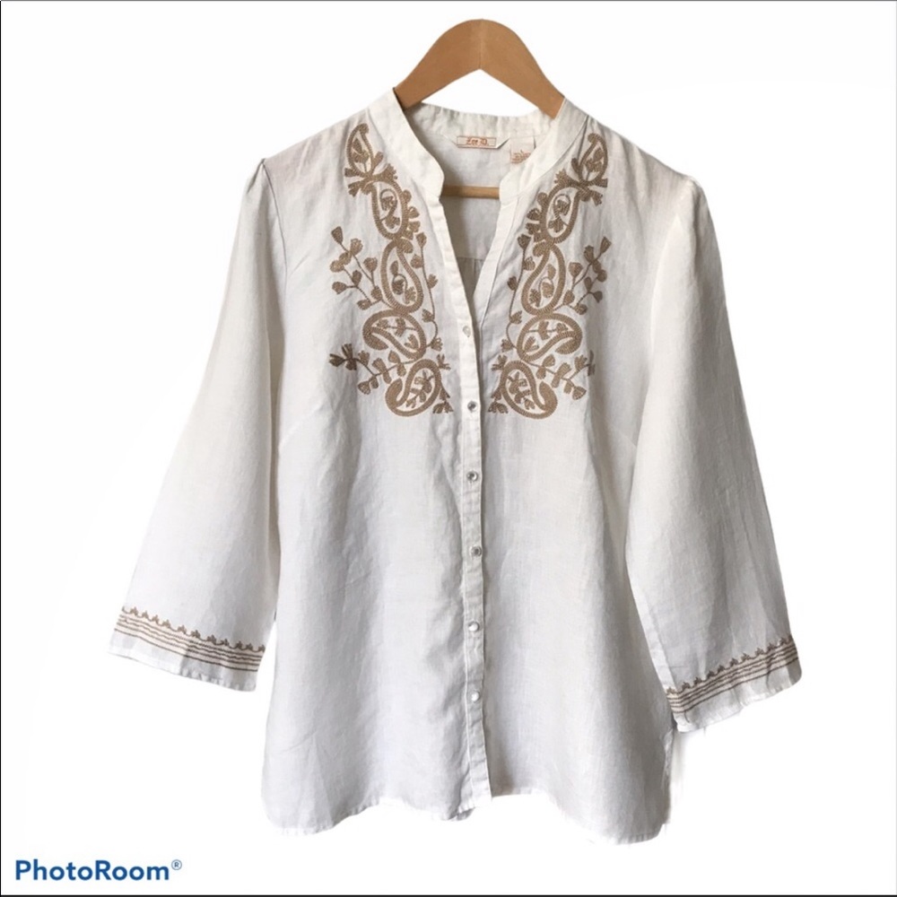 Zoe D. Linen Floral Embroidered Button Blouse